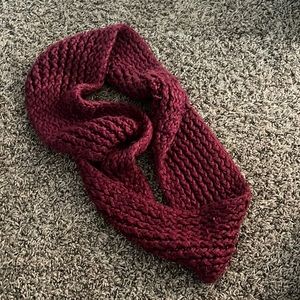 Maroon infinity scarf